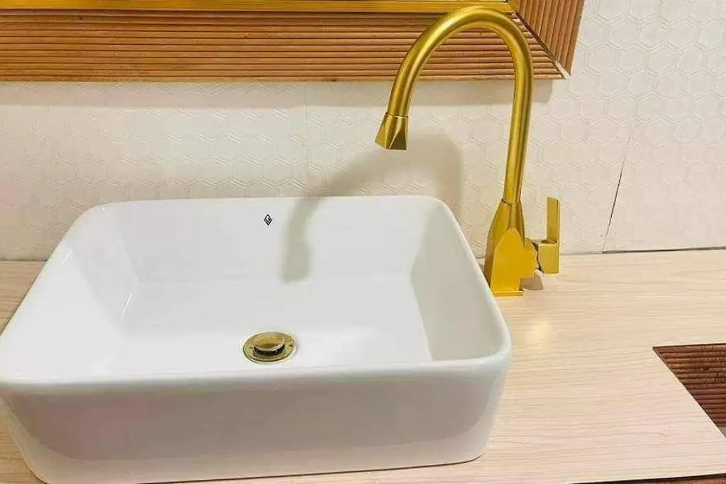 Citadel Inn A4 Central Nightlife Makati Free Pool Manila 0*,  Philippines