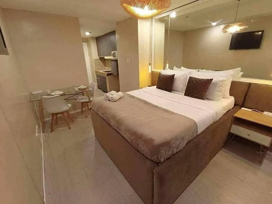 Citadel Inn A4 Central Nightlife Makati Free Pool Manila