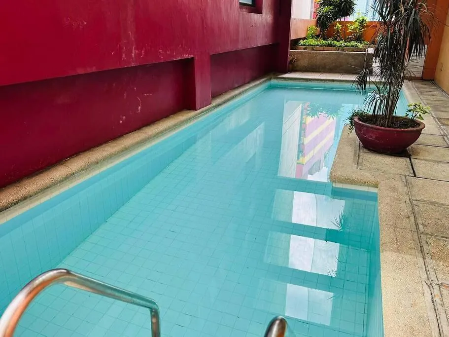 Citadel Inn A4 Central Nightlife Makati Free Pool Manila 0*,