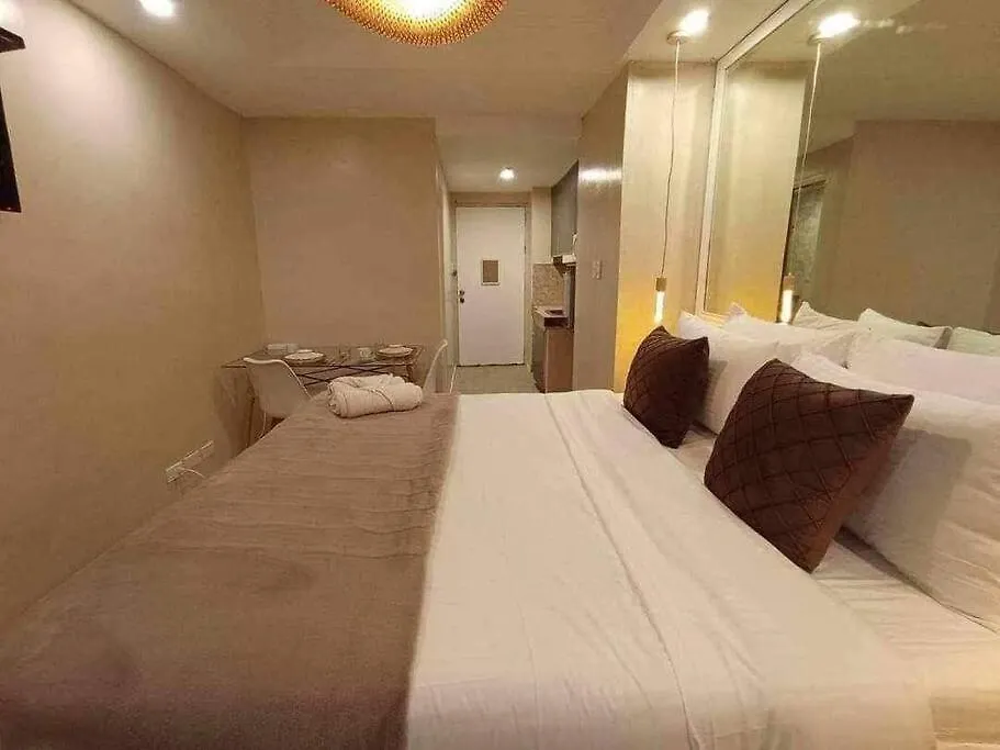 Citadel Inn A4 Central Nightlife Makati Free Pool Manila 0*,  Filippinerne
